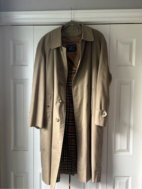 Burberry Beige Trench Coat with Signature Check Lining